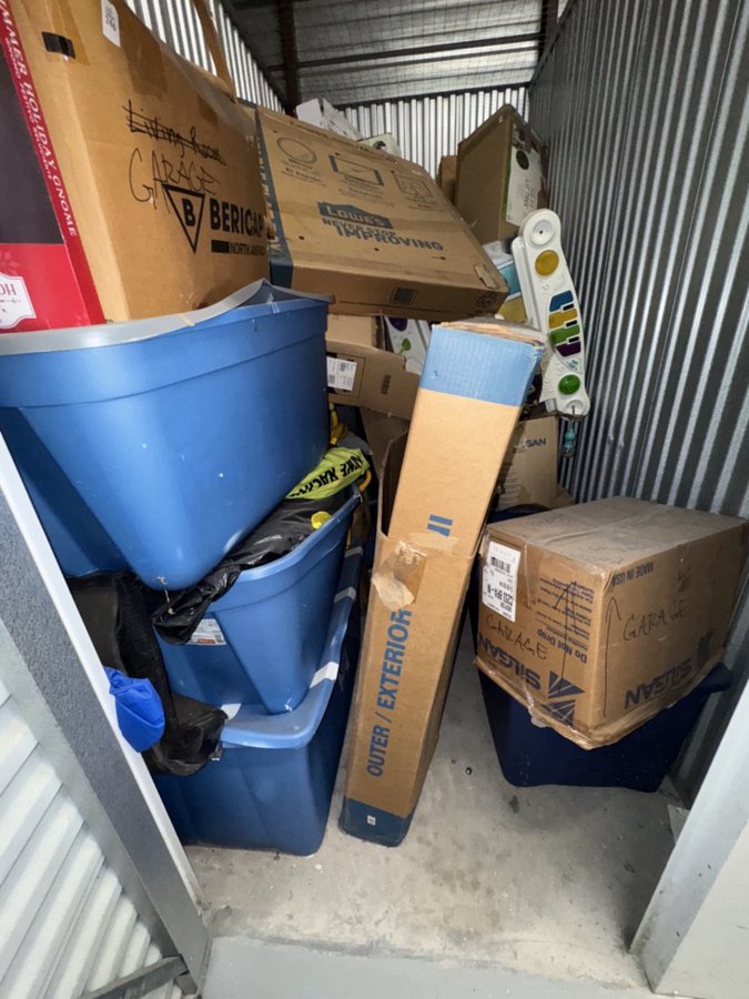 5 x 10 storage unit in Houston, TX
