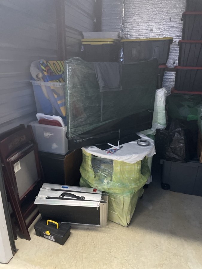 10 x 10 storage unit in Burlington, NJ
