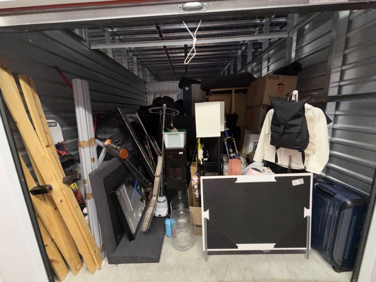10 x 15 storage unit in North Hollywood, CA