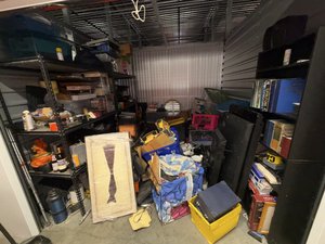 10 x 10 storage unit in North Hollywood, CA