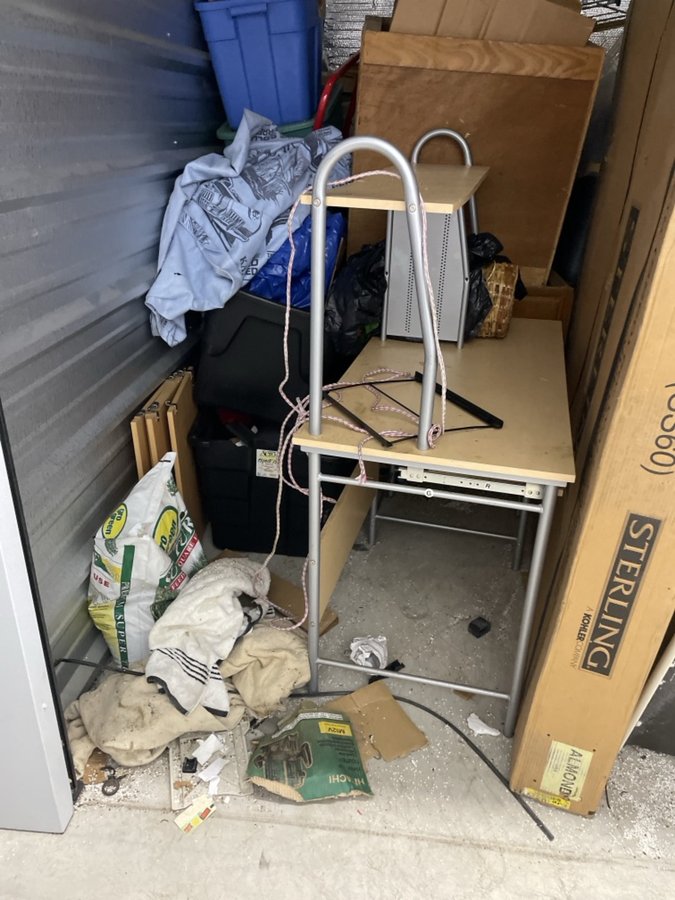 10 x 10 storage unit in Burlington, NJ