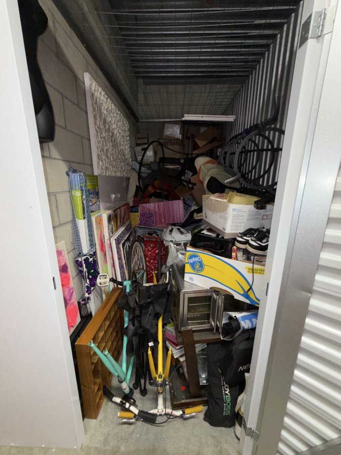 5 x 10 storage unit in North Hollywood, CA