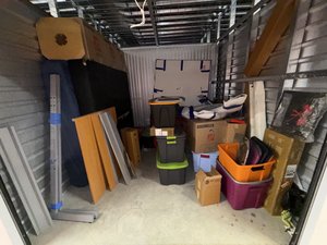 10 x 10 storage unit in North Hollywood, CA