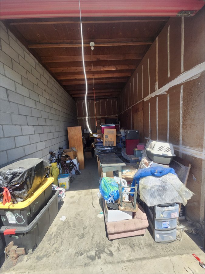 10 x 20 storage unit in Visalia, CA