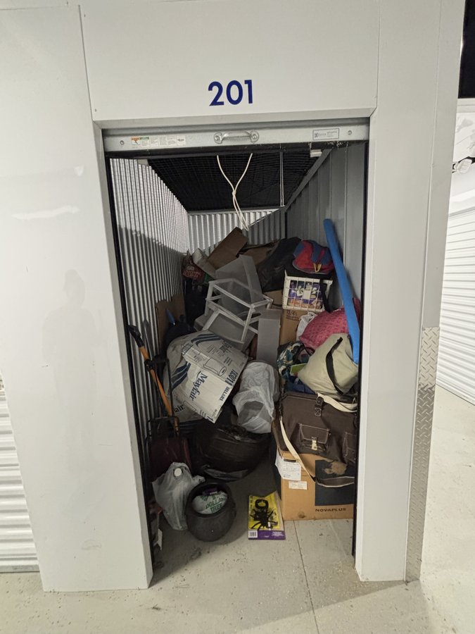 5 x 10 storage unit in Cudahy, WI