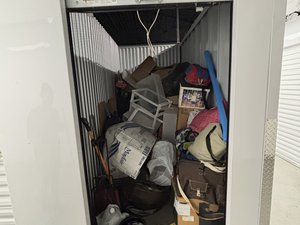 5 x 10 storage unit in Cudahy, WI