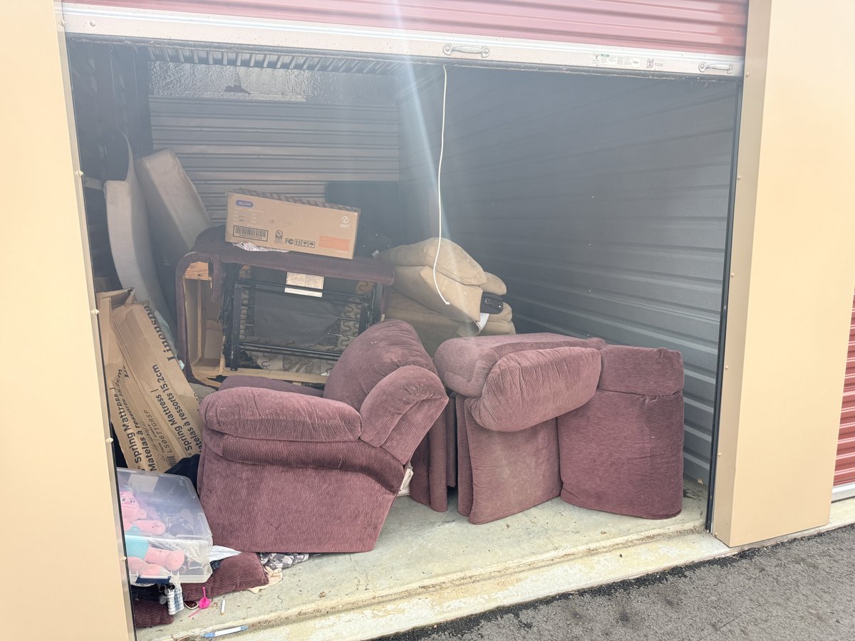 10 x 20 storage unit in West Berlin, NJ
