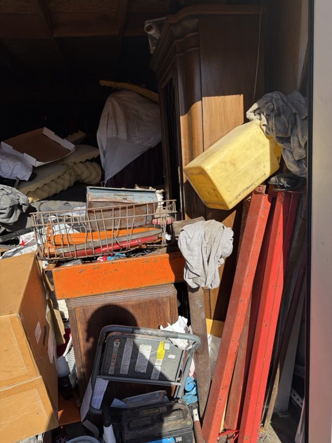 10 x 30 storage unit in North Highlands, CA