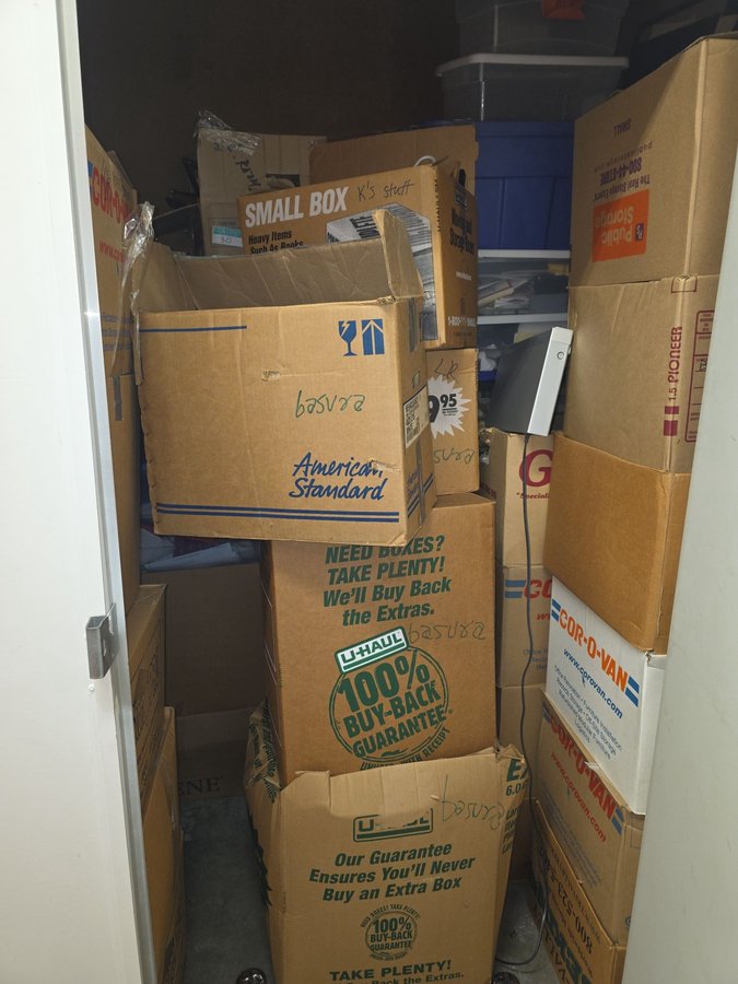 5 x 5 storage unit in Foster City, CA