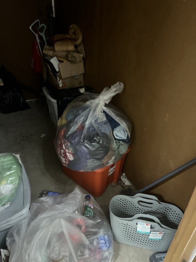 5 x 10 storage unit in North Highlands, CA