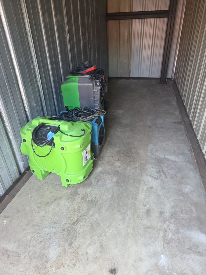 7 x 20 storage unit in Sacramento, CA