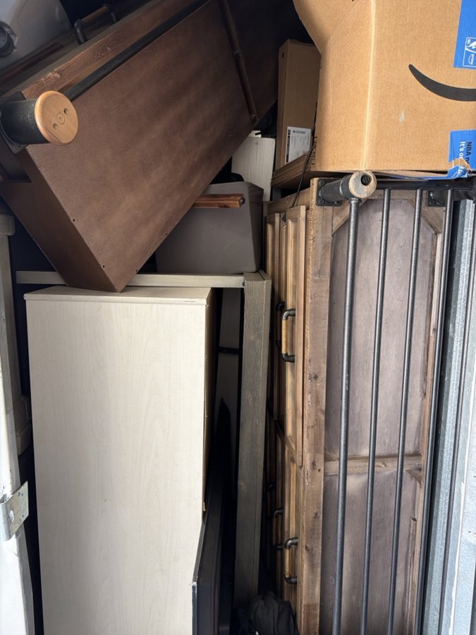 10 x 10 storage unit in Sacramento, CA