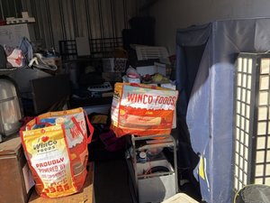 10 x 20 storage unit in Sacramento, CA