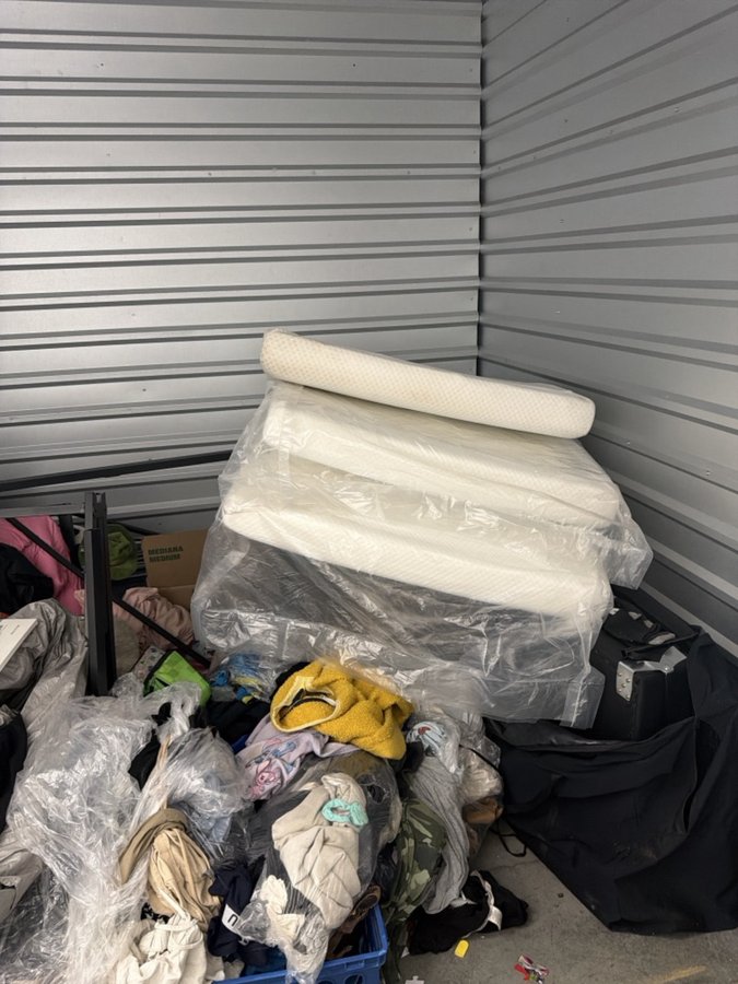 10 x 7 storage unit in Sacramento, CA