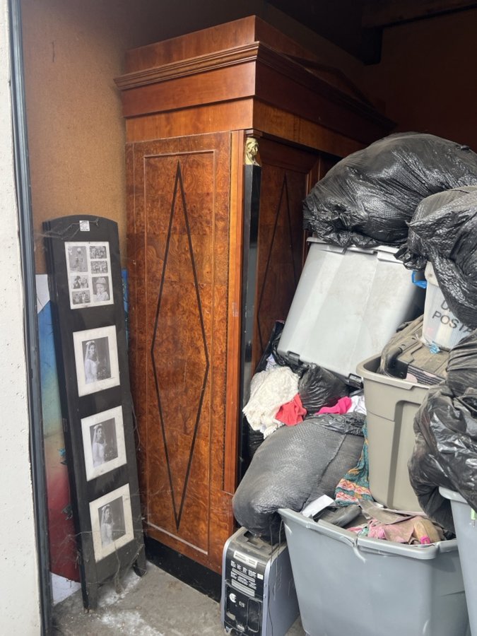 10 x 10 storage unit in Sacramento, CA