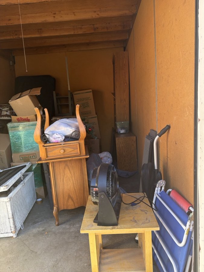 10 x 15 storage unit in Sacramento, CA