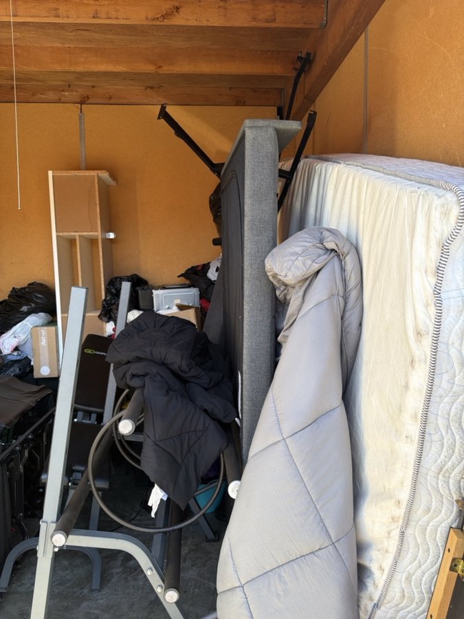 10 x 10 storage unit in Sacramento, CA