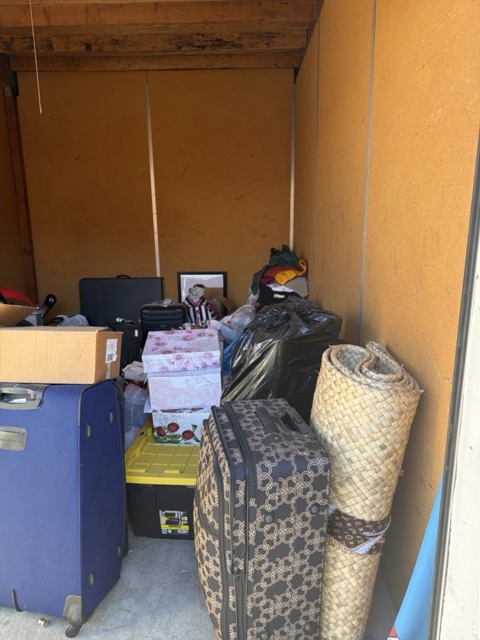 10 x 15 storage unit in Sacramento, CA