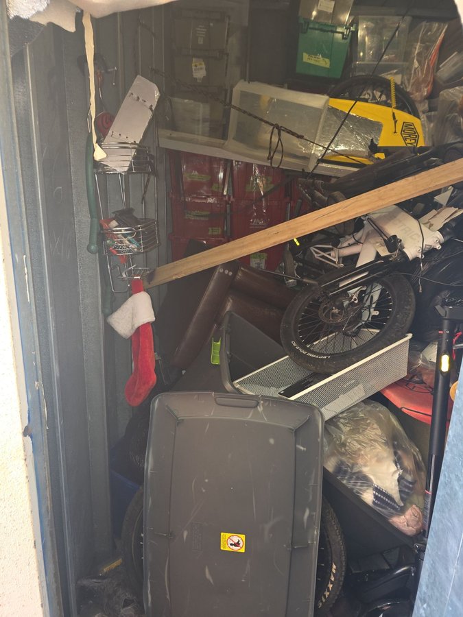 10 x 10 storage unit in East Palo Alto, CA