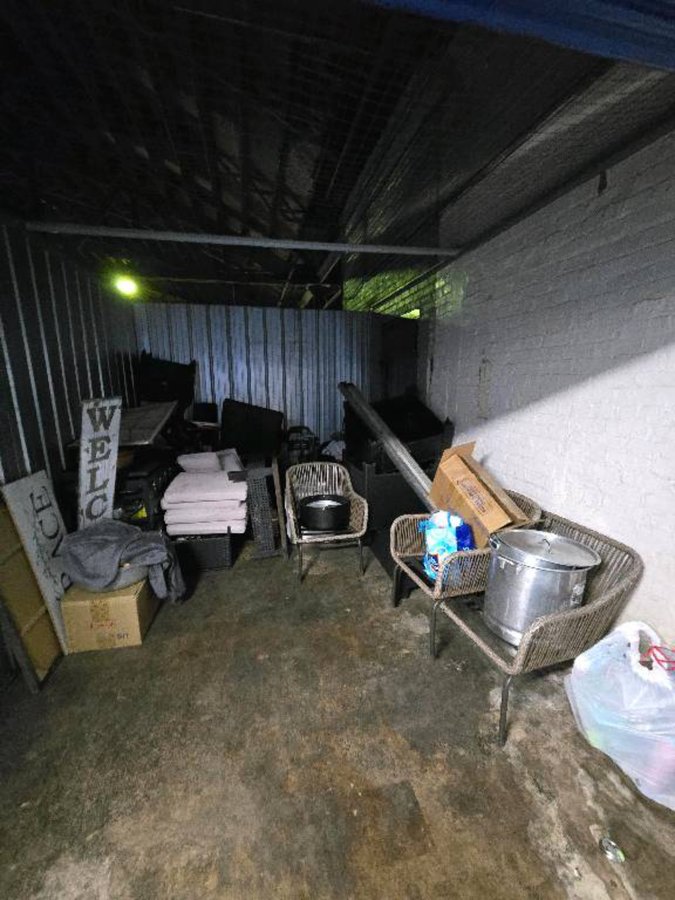 10 x 15 storage unit in Chicago, IL