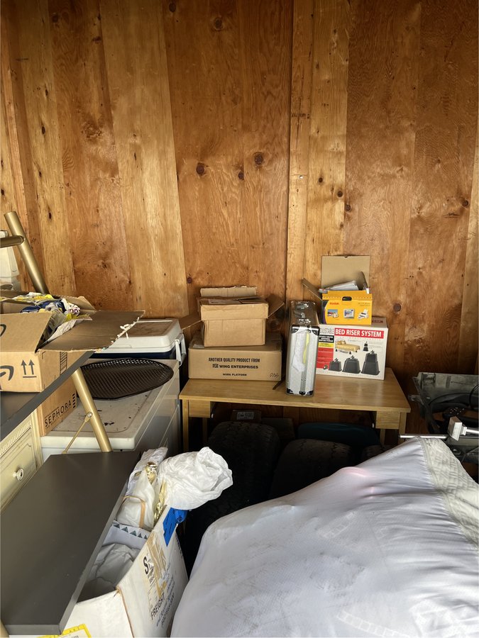 10 x 10 storage unit in Lakewood, WA