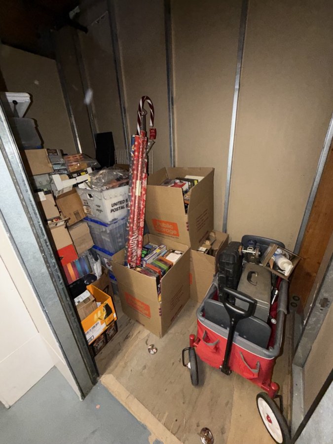5 x 10 storage unit in North Hollywood, CA