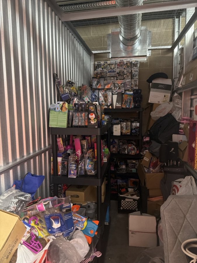 5 x 10 storage unit in Sacramento, CA