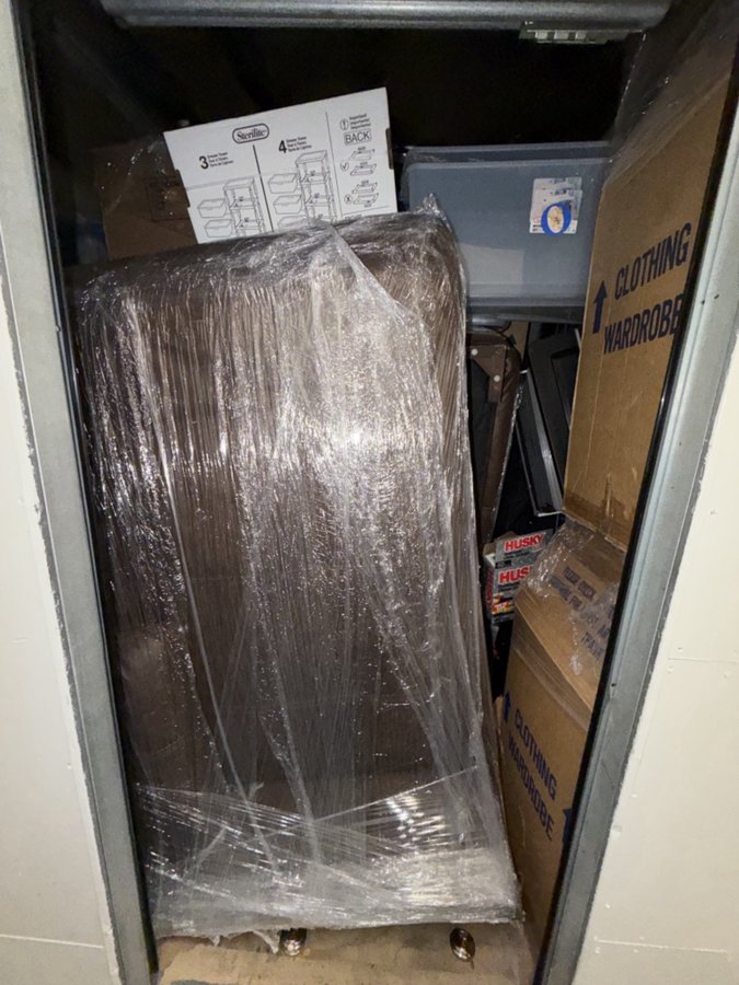 10 x 10 storage unit in North Hollywood, CA
