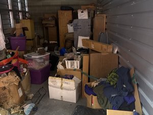 10 x 20 storage unit in Sacramento, CA