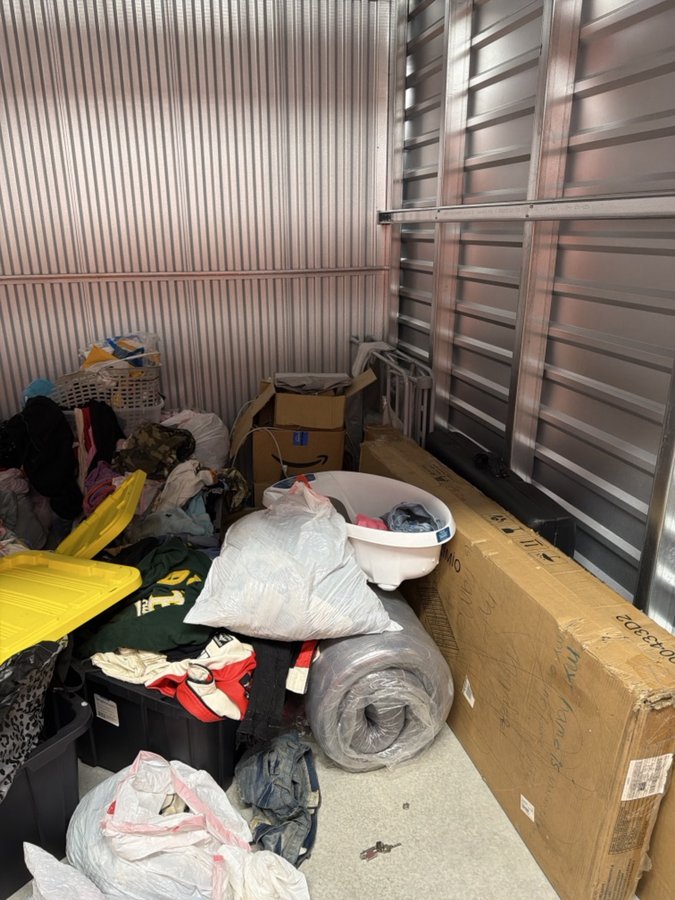 10 x 10 storage unit in Sacramento, CA