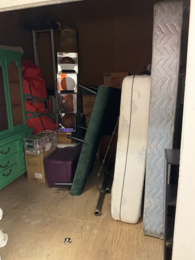 10 x 10 storage unit in Pleasant Hill, CA