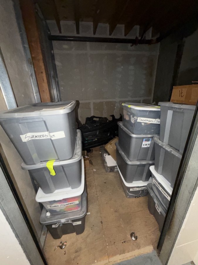 10 x 10 storage unit in North Hollywood, CA