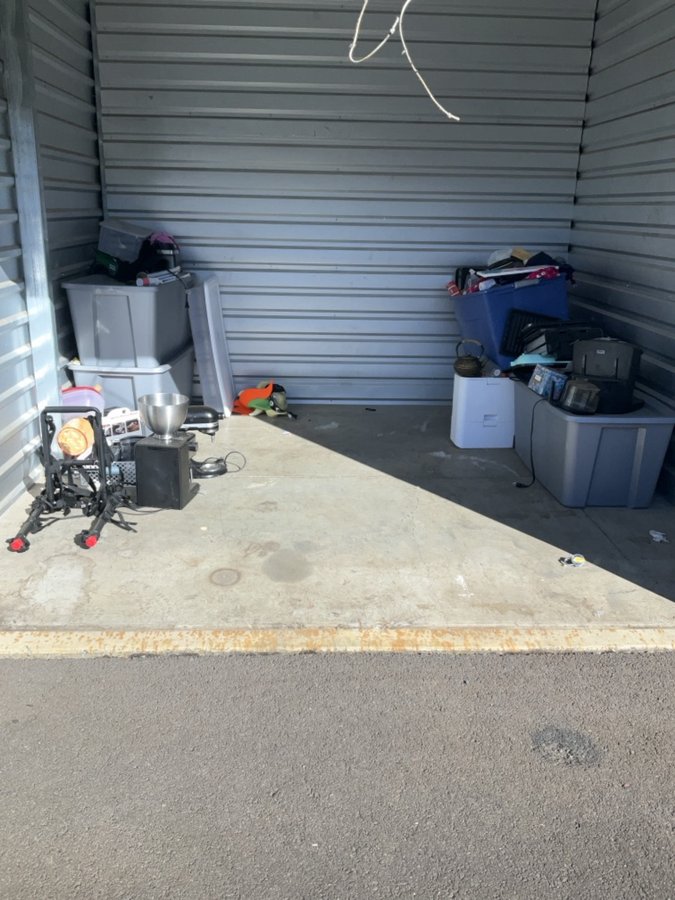 10 x 10 storage unit in Sheridan, OR