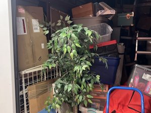 10 x 20 storage unit in Sacramento, CA