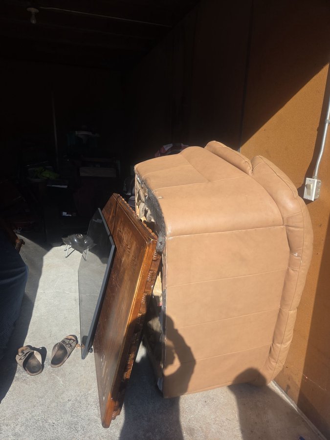 10 x 20 storage unit in Carmichael, CA