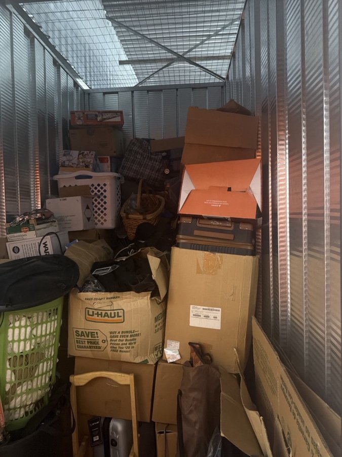 5 x 10 storage unit in Sacramento, CA