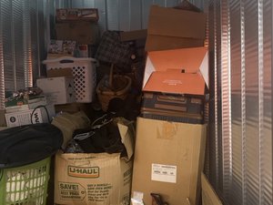 5 x 10 storage unit in Sacramento, CA