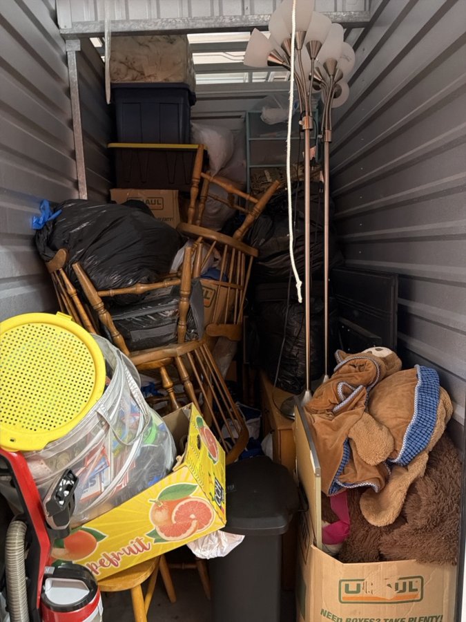 5 x 10 storage unit in Sacramento, CA