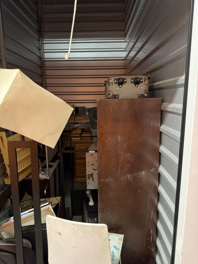 5 x 10 storage unit in Sacramento, CA
