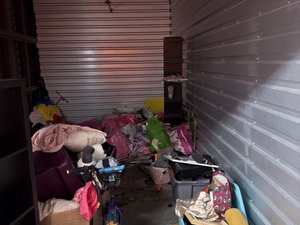 10 x 20 storage unit in Sacramento, CA