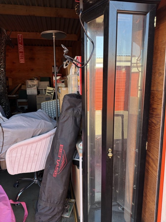 10 x 20 storage unit in Carmichael, CA