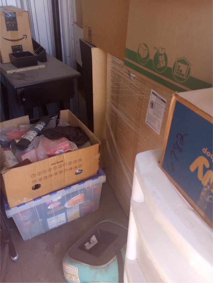10 x 10 storage unit in Tucson, AZ