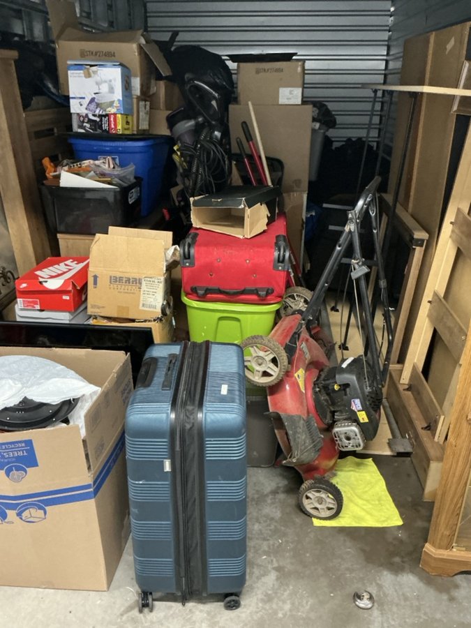 10 x 20 storage unit in Salem, VA
