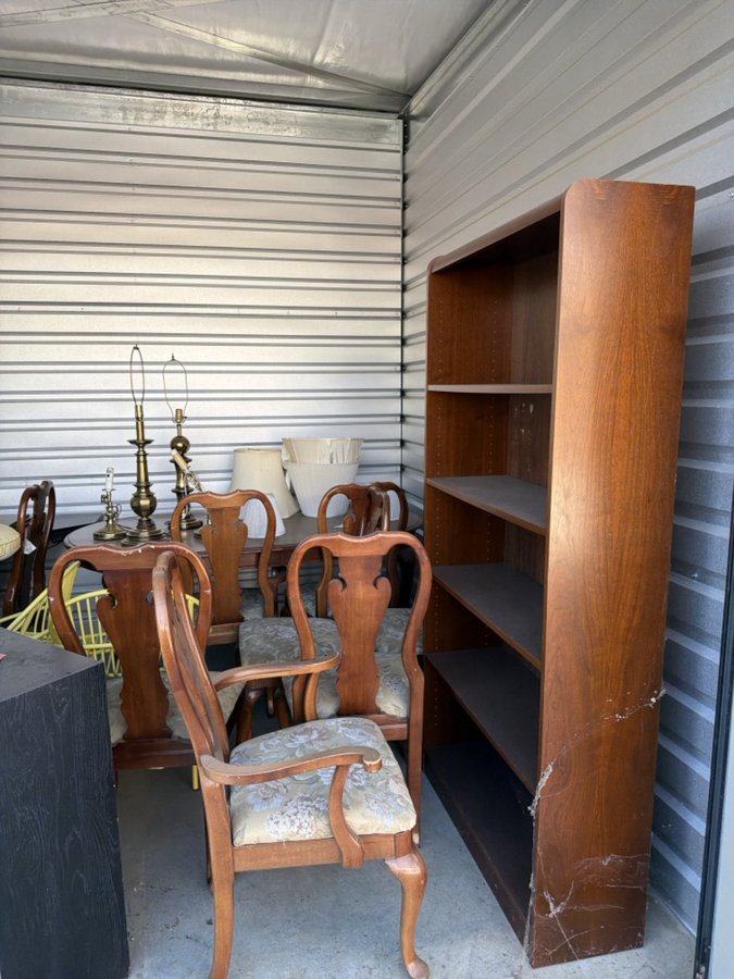 10 x 10 storage unit in Vacaville, CA