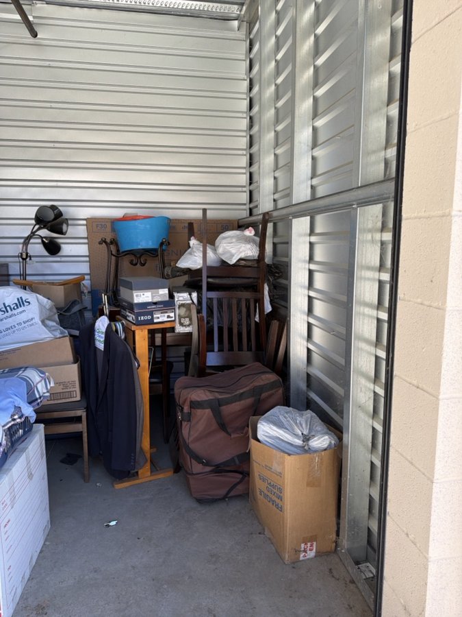 10 x 10 storage unit in Vacaville, CA
