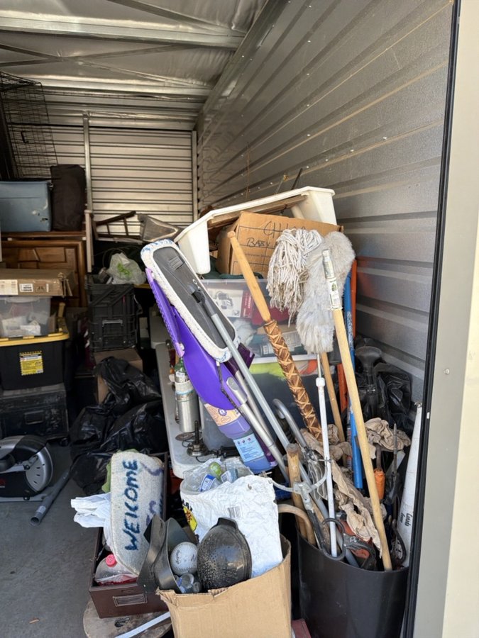 10 x 20 storage unit in Vacaville, CA