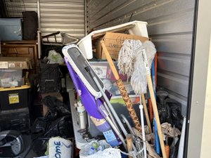 10 x 20 storage unit in Vacaville, CA