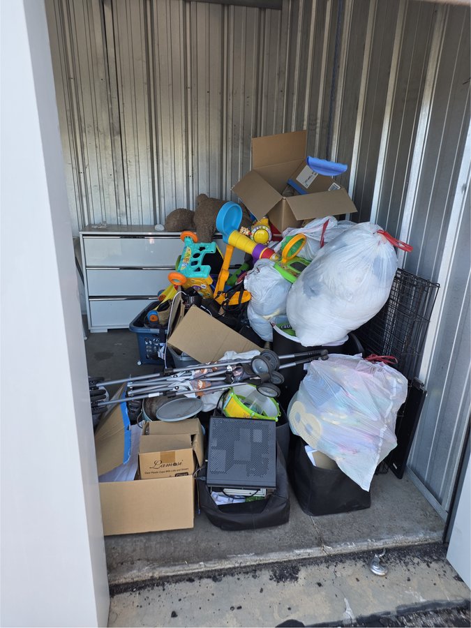 10 x 10 storage unit in Tucson, AZ