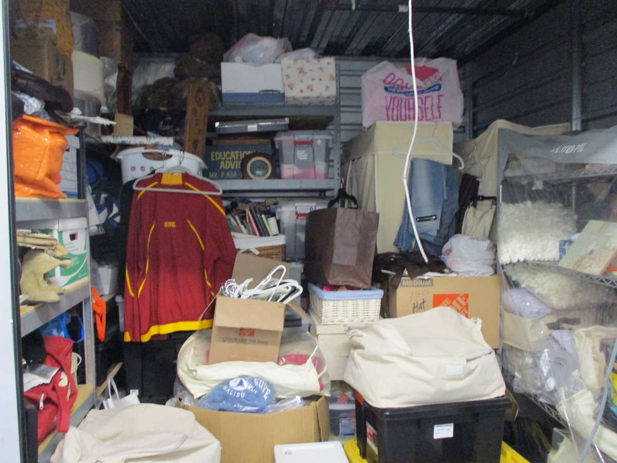 10 x 10 storage unit in San Diego, CA