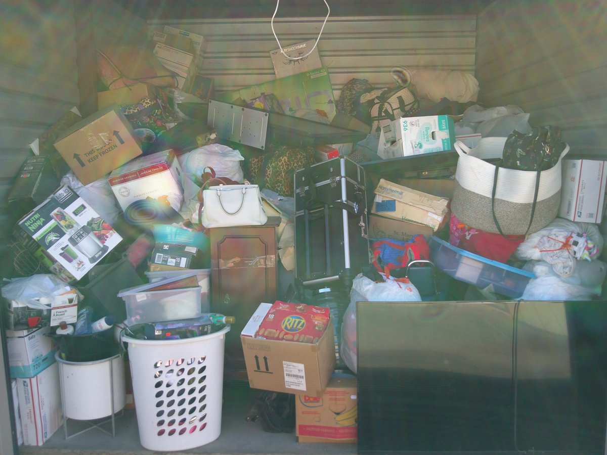 10 x 10 storage unit in Glendale, AZ
